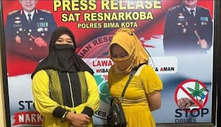 Diduga Pengedar Sabu, 2 Wanita Cantik Asal Kota Bima Ini Ditangkap Polisi