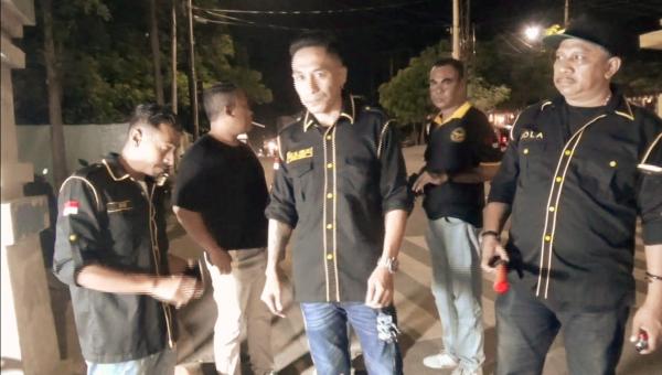 Amankan Sholat Tarawih, Ormas Garuda Kupang Turunkan 80 Anggota Bantu Polisi