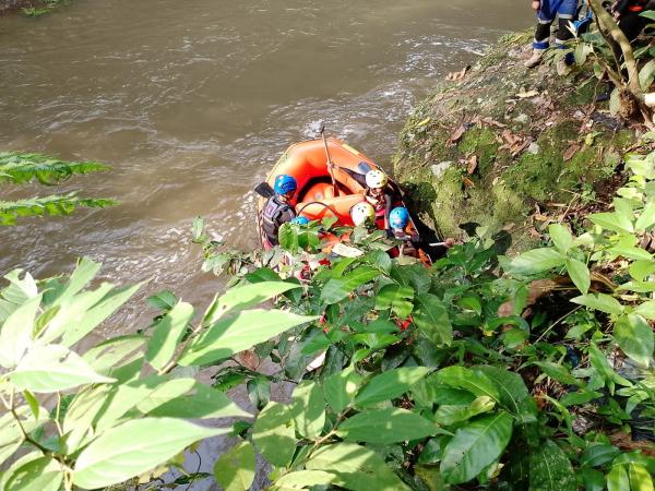 Pemancing Warga Kawalu Kota Tasikmalaya Hilang Terseret Arus Sungai Cisaruni