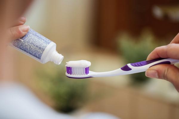 Apakah Menggosok Gigi Membatalkan Puasa? Ini Penjelasan Ulama Soal Hukum dan Batas Waktunya