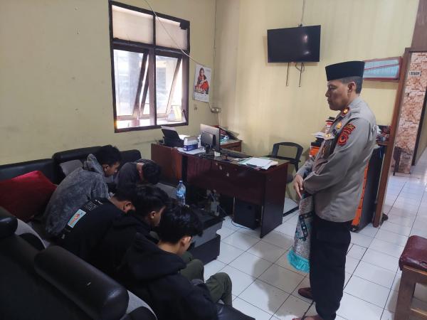 Terlibat Aksi Perang Sarung, Lima Pelajar Diamankan Polsek Kota Cianjur