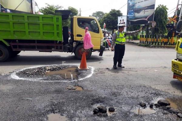 Pemprov Jateng Tidak Punya Anggaran Cukup Perbaiki Jalan Rusak, Ini Tanggapan DPRD Jateng