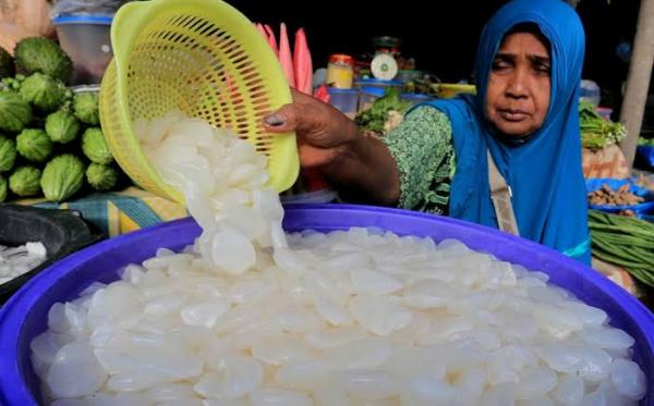 Pedagang Kolang-kaling di Pasar Bayah Lebak Panen Cuan Saat Bulan Ramadhan