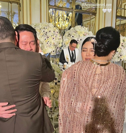 Momen Haru Pernikahan Valencia Tanoesoedibjo dan Kevin Sanjaya, Netizen: Jadi Ikut Nangis