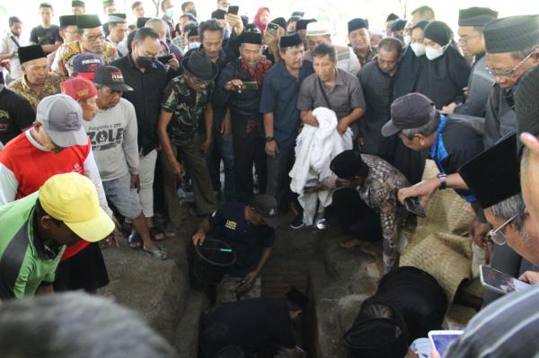 Sakit Jantung, Mantan Bupati Jombang  H Nyono Suharli Meninggal Dunia