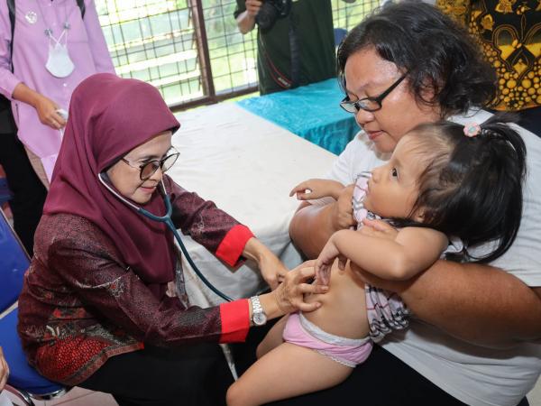 Sudah Walikota , Susanti Dewayani Tak Sungkan Cek Langsung Kesehatan Balita di Pematang Siantar