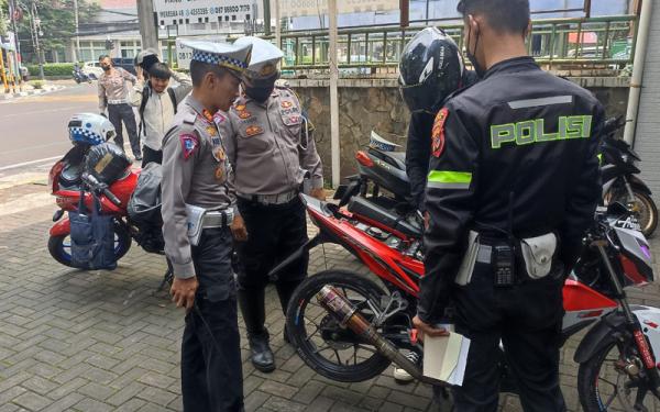 Baru Dua Pekan, Polrestabes Bandung Sita 400 Knalpot Bising