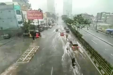Hujan Deras di Depok, Jalan Margonda dan Tole Iskandar Banjir Setinggi 20 Cm