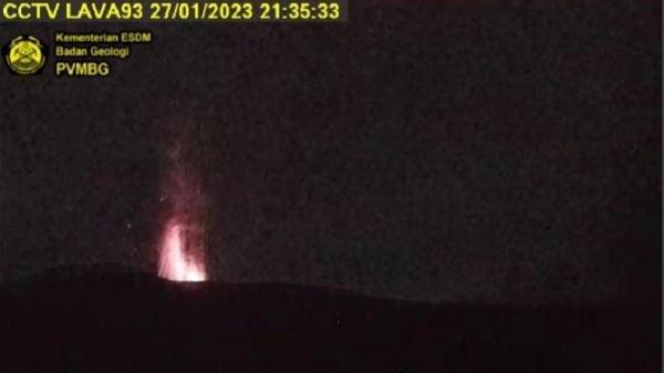 Gunung Anak Krakatau Erupsi, PVMBG Minta Warga Menjauh Radius 5 Km