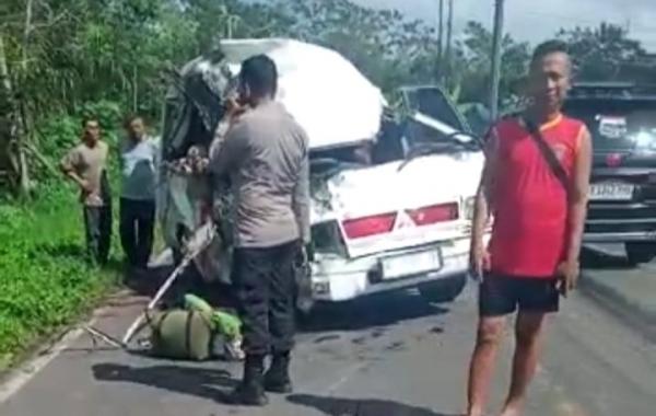 Adu Kambing Dump Truk vs Travel di Jalan Lintas Kabupaten OKU, 4 Penumpang Tewas