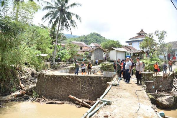 Bupati Kuningan Minta Warga Tak Sembarangan Membangun di Bantaran Sungai