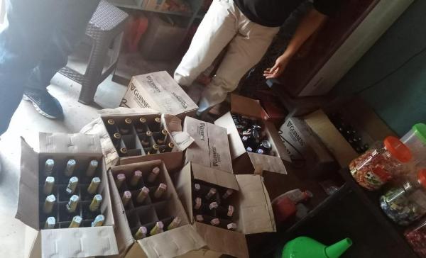 Berpura-pura jadi Pembeli, Buser Polres Beltim Geledah Ratusan Botol Miras Ilegal
