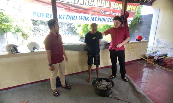 Pembuat dan Penjual Bahan Peledak Ditangkap, 20 Kg Serbuk Petasan Berhasil Diamankan