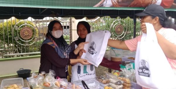 Pasar Ramadan Garapan Mak Ganjar Kaltim di Kutai Kartanegara Diserbu Warga