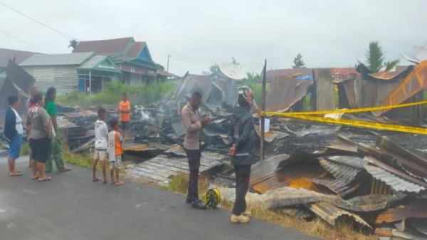 Pasar Mumanjakoa Wet Terbakar, 6 Kios dan 1 Rumah Dinas Perhubungan Ludes  Dilahap Si Jago Merah