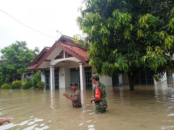 Sungai Bayur Meluap, Puluhan Rumah di Kecamatan Jatibarang Terendam Banjir