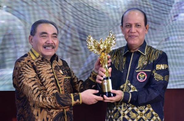 Pulihkan Korban Terorisme, Kepala BNPT Raih Anugerah Garuda Pelindung dari LPSK