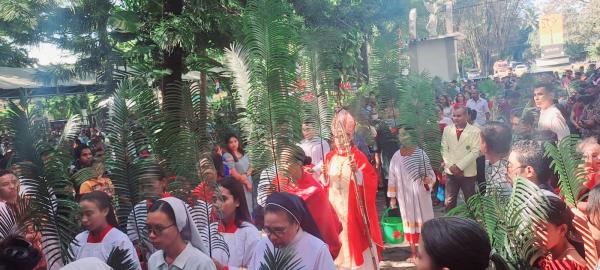 Ribuan Umat Katolik di Belu NTT Merayakan Misa Minggu Palma Ini Pesan Iman Uskup Atambua