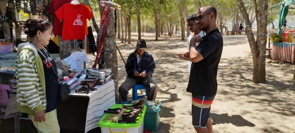 Tanggal 15 April Tarif Jasa Pelayanan Wisata Alam di Taman Nasional Komodo Naik