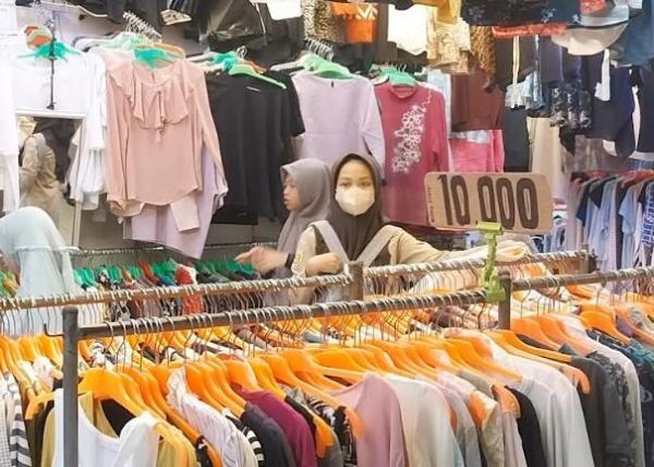 4 Modus Impor Baju Bekas Ilegal di Indonesia, Ini Faktanya!
