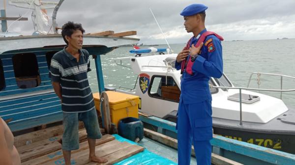 Cuaca Buruk, Satpolair Polres Bangka Barat Imbau Nelayan Waspada saat Beraktivitas