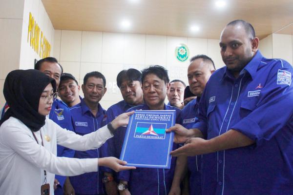 Datangi PTUN Surabaya, Pengurus DPD Demokrat Jatim Minta MA Tolak PK Moeldoko