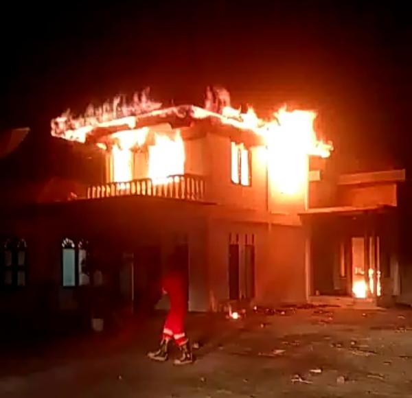 Ditinggal Shalat Terawih, Satu Unit Rumah Permanen di Bireuen Hangus Terbakar