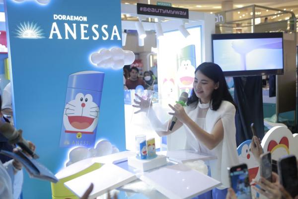 Anessa Luncurkan Kemasan Edisi Terbatas Desain Doraemon dan Dorami