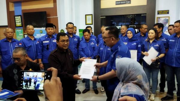 Lawan Moeldoko, Ni'matullah Pimpin Puluhan Kader Demokrat Geruduk PT TUN Makassar