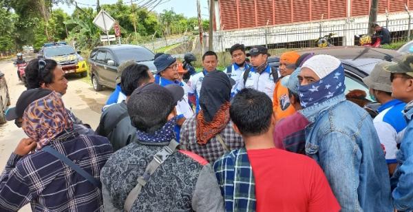 FSPMI Kota Cilegon Gelar Aksi Unjuk Rasa di Depan Project PT Lotte