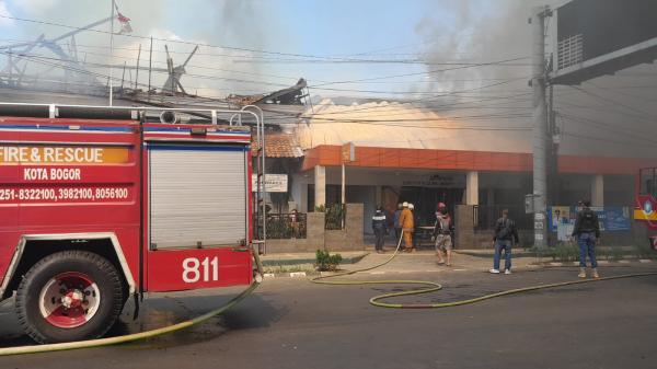 BREAKING NEWS! RS Salak Bogor Terbakar