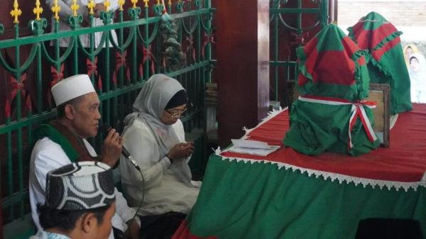 Jelang HUT Kabupaten Batang, Bupati Ziarah ke Makam Pangeran Adipati  Mandurorejo di Kendal