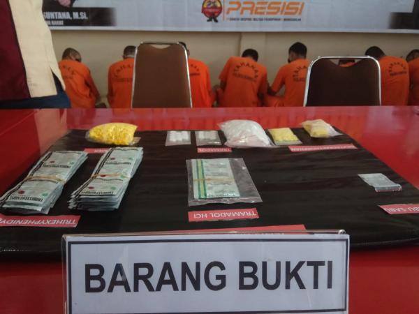 Polisi Bekuk Pengedar Obat Terlarang Hingga Sabu 23 Gram Di Kuningan