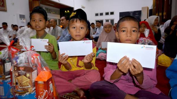 Raih Berkah Ramadan, Pertamina RU VI Balongan Santuni 250 Anak Yatim