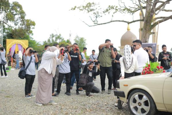 Puluhan Pemuda di Abdya Ngabuburit dengan Hunting Foto Tema Islami