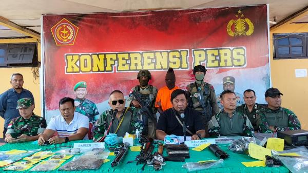 Markas KKB Papua Dibongkar TNI Polri, Senjata Api hingga Ratusan Amunisi Diamankan