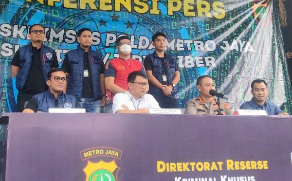 Iman Mahlil Tertunduk Lesu Ditangan Polisi, Pemalsu QRIS Kotak Amal Masjid