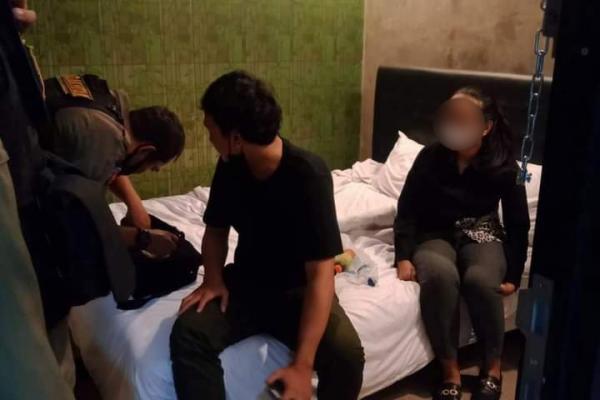 Tak Berkutik! PMI Hongkong Asal Nganjuk Kena Razia Satpol PP saat Ngamar di Hotel