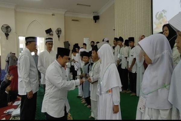 Komunitas Muslimah Gading Serpong Santuni 300 Yatim Piatu dan Dhuafa