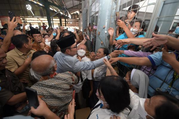 Ridwan Kamil Serahkan Izin Pembangunan Gereja Katolik Ibu Teresa di Cikarang Bekasi