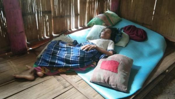 Kisah Pilu Nenek Rofina Esem Menderita Lumpuh Tinggal di Rumah Reyot