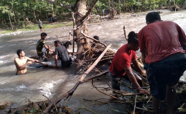 Banjir Hanyutkan Kakek 77 Tahun Bersama Kuda Tunggangannya di Pinduharani Sumba Timur