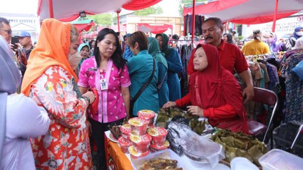Walikota Semarang Gelar Bazar Ramadan, Ribuan Warga Antusias Dapatkan Sembako Murah