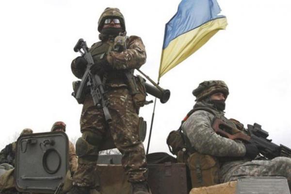 Sadis, Beredar Video Tentara Ukraina Dipenggal Kepalanya