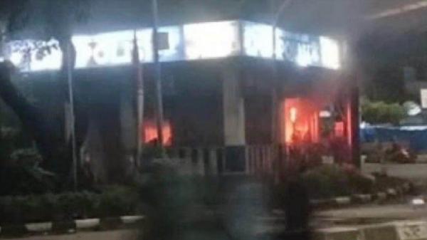 Kantor Polisi di Makassar Diserang OTK saat Sahur,  1 Masjid Ikut Dirusak