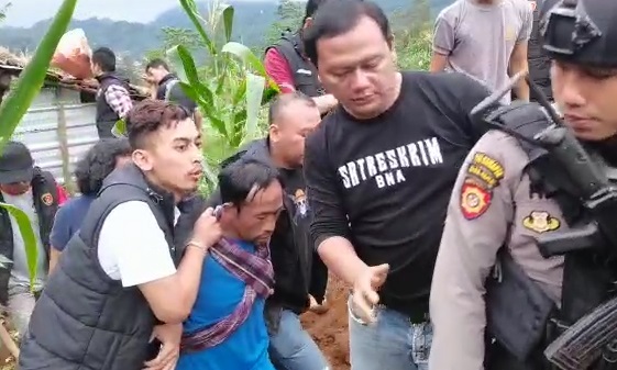 Polisi Kembali Gali Lokasi Pemakaman Korban Pembunuhan Mbah Slamet