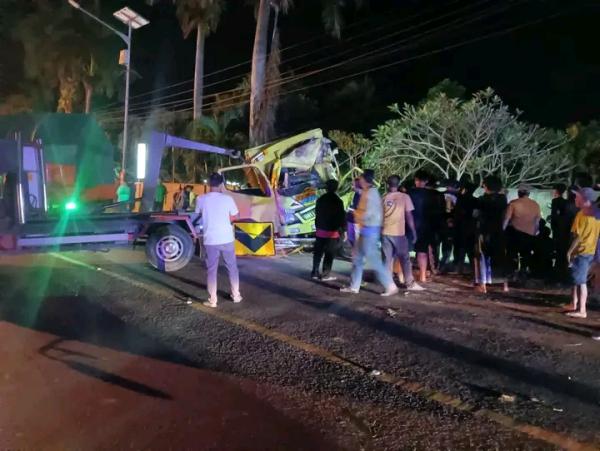 Lakalantas Truk di Wates,Petugas Temukan Potongan Tangan