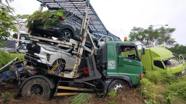 Rem Blong, Truk Tabrak 7 Kendaraan di Tol Semarang Solo 6 Orang Tewas