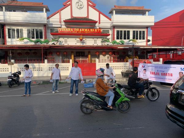 Keren, Ribuan Makanan Berbuka Puasa Dibagikan DPD Partai Perindo Kota Banda Aceh