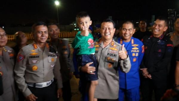 Hingga Larut Malam, Kapolda Banten Pantau Mudik Sampai ke Dalam Kapal Penyeberangan